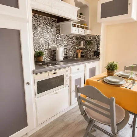Confort, Parking Prive, Terrasse Et Apartman Antibes